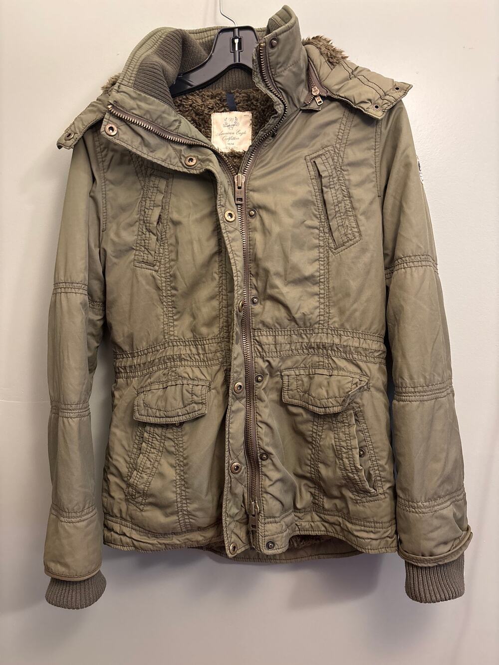 Vintage American Eagle winter coat/olive Grn/full zipper/button closure/hood/Y2k